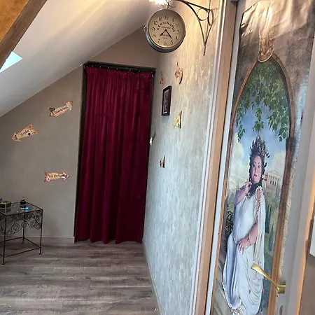 Le Terrier D Alice Et Du Lapin Couette-café Floyon